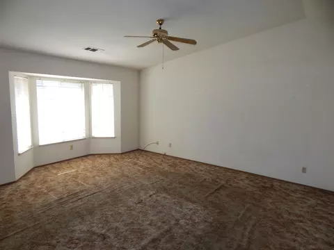 1570 Marigold Way, Redding, CA 96003 photo 4