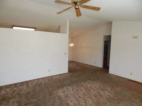 1570 Marigold Way, Redding, CA 96003 photo 6