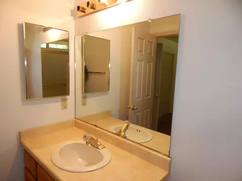 1570 Marigold Way, Redding, CA 96003 photo 26