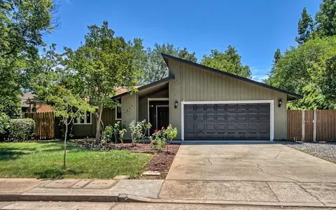 1033 Woodside Meadows Dr, Redding, CA 96002 photo 3
