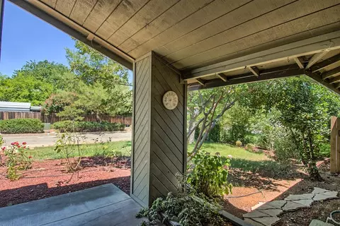 1033 Woodside Meadows Dr, Redding, CA 96002 photo 4