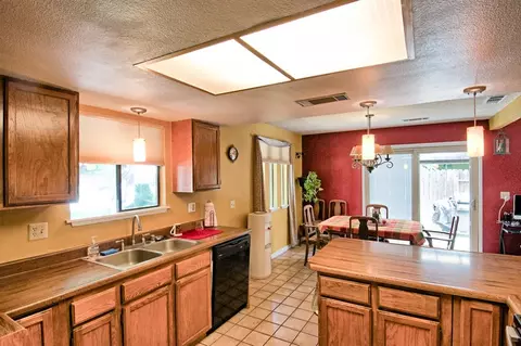 1033 Woodside Meadows Dr, Redding, CA 96002 photo 9