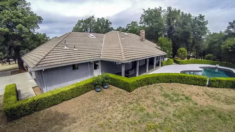13300 Tierra Oaks Dr, Redding, CA 96003 photo 3