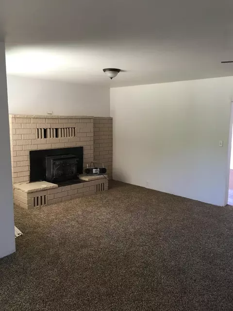 5702 Mountain View Dr, Redding, CA 96003 photo 4