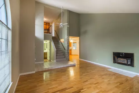 516 Armando Ave, Redding, CA 96003 photo 3