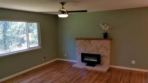 1256 Riviera Dr, Redding, CA 96001 photo 9