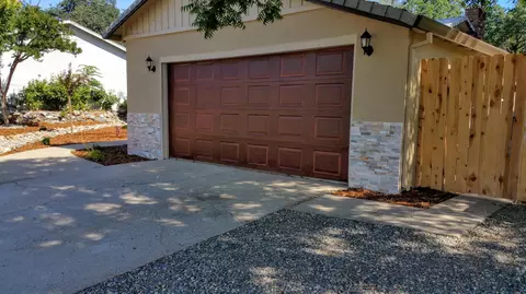 1256 Riviera Dr, Redding, CA 96001 photo 4