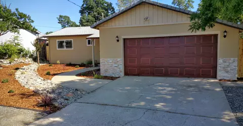 1256 Riviera Dr, Redding, CA 96001 photo 1