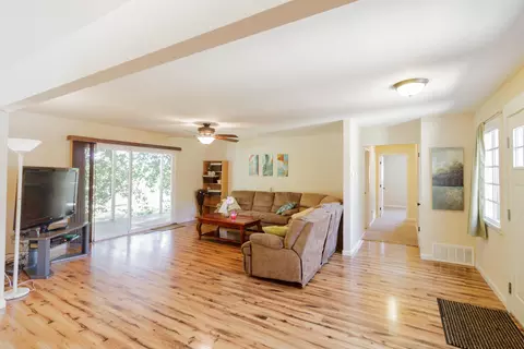 1081 Denton Way, Redding, CA 96002 photo 6