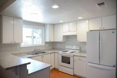 2341 Kerry Ave, Redding, CA 96002 photo 4