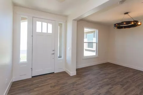 3891 Colby Trl, Redding, CA 96002 photo 2