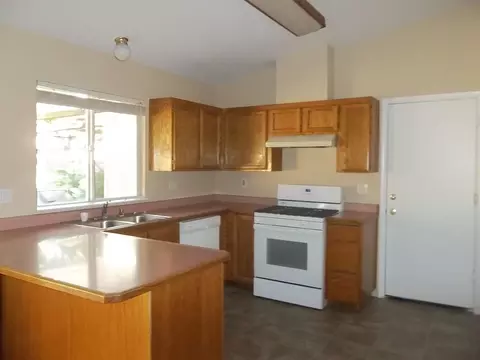 2050 Heller Ln, Redding, CA 96001 photo 4