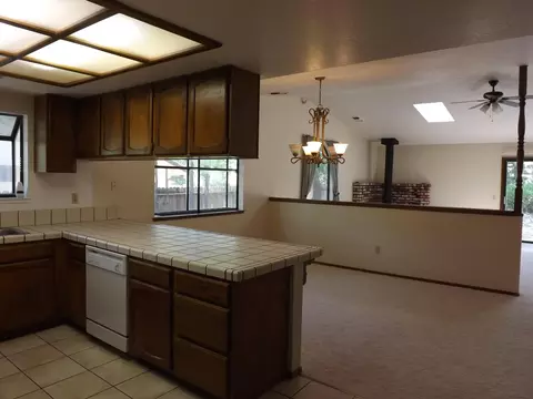 860 Oakmont Dr, Redding, CA 96003 photo 5