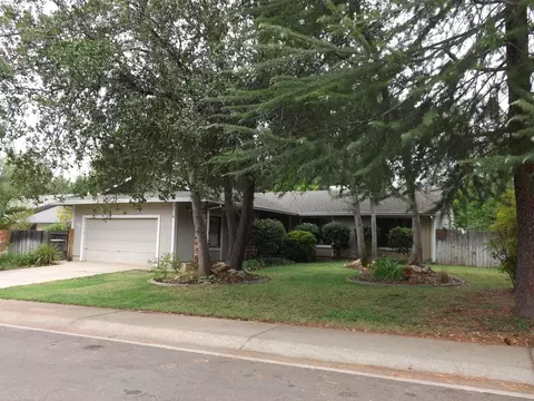 860 Oakmont Dr, Redding, CA 96003 photo 1