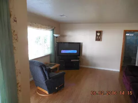 805 Dumosa Dr, Red Bluff, CA 96080 photo 4