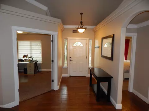 3466 Mearn Ct, Redding, CA 96002 photo 3
