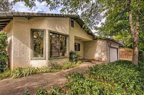 1390 Nighthawk Ln, Redding, CA 96003 photo 1