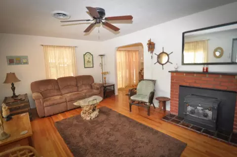 1810 Pleasant St, Redding, CA 96001 photo 5
