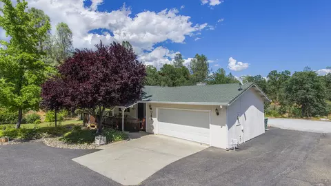 4003 Saint Nicholas Ave, Redding, CA 96003 photo 1
