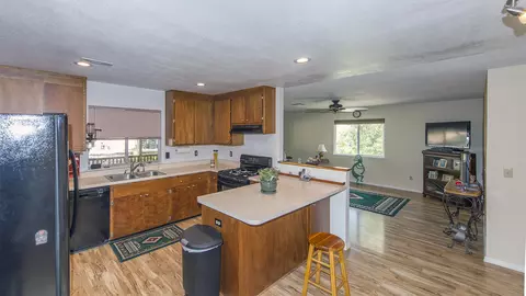 4003 Saint Nicholas Ave, Redding, CA 96003 photo 6