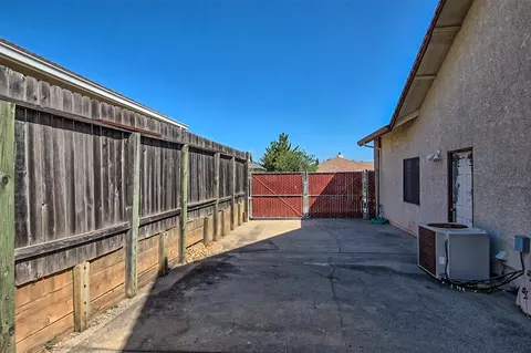 2725 Crystal Tree Dr, Redding, CA 96001 photo 29