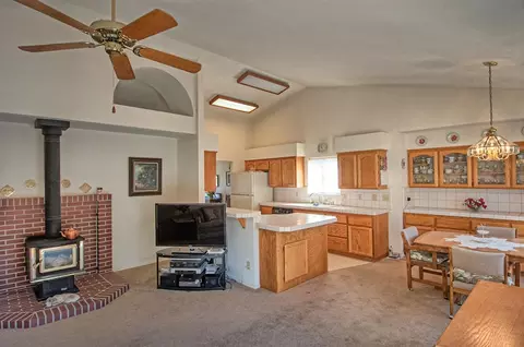 2725 Crystal Tree Dr, Redding, CA 96001 photo 7