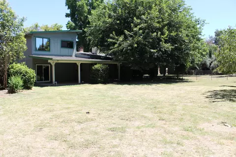 5256 Elm Ln, Redding, CA 96001 photo 3