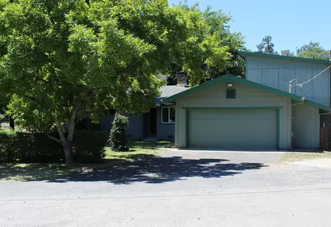 5256 Elm Ln, Redding, CA 96001 photo 2