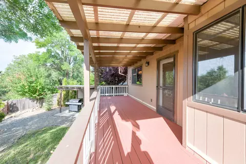 577 Turquoise Ct, Redding, CA 96003 photo 4