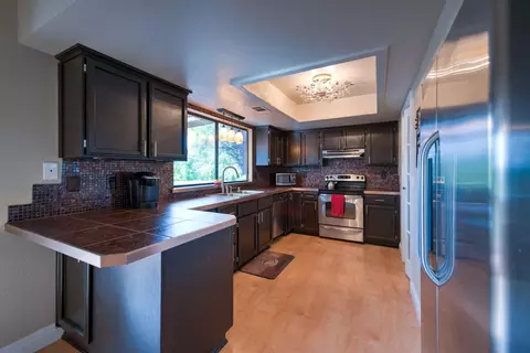 577 Turquoise Ct, Redding, CA 96003 photo 8
