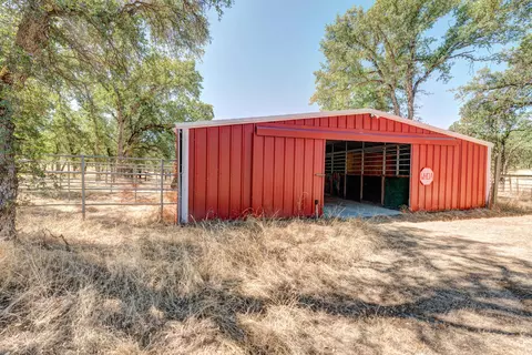10624 Oak Run Rd, Oak Run, CA 96069 photo 18