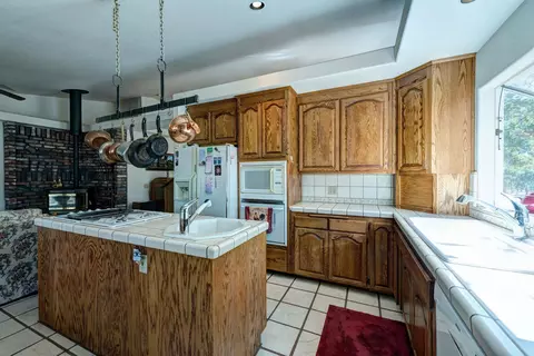 10624 Oak Run Rd, Oak Run, CA 96069 photo 9