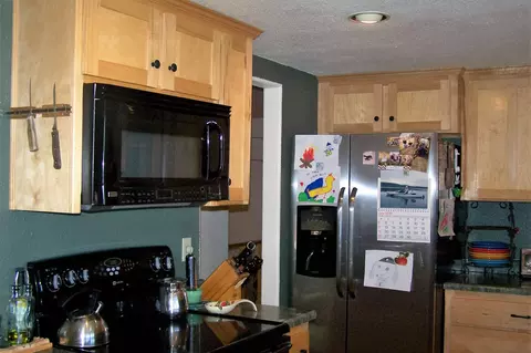 21222 Rae, Redding, CA 96003 photo 2