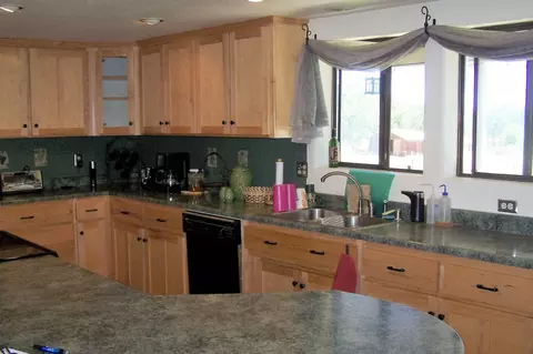 21222 Rae, Redding, CA 96003 photo 4