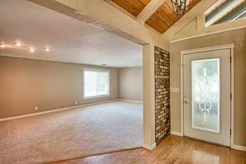 2498 El Verano St, Redding, CA 96002 photo 7