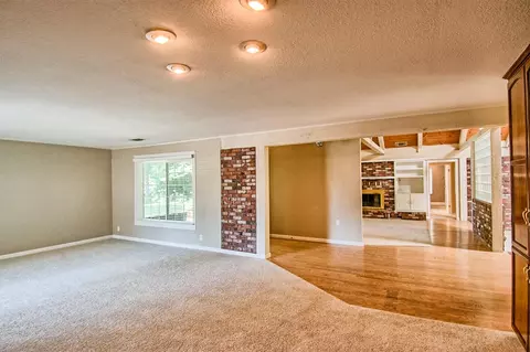 2498 El Verano St, Redding, CA 96002 photo 8