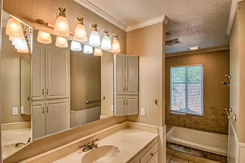 2498 El Verano St, Redding, CA 96002 photo 32