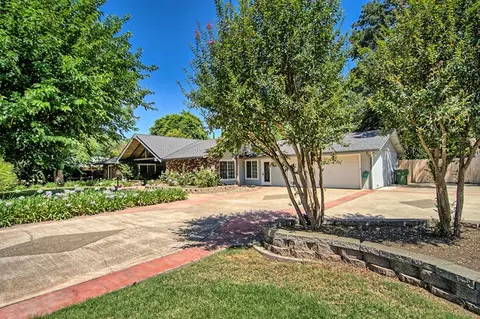 2498 El Verano St, Redding, CA 96002 photo 3