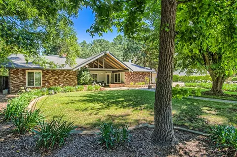 2498 El Verano St, Redding, CA 96002 photo 1