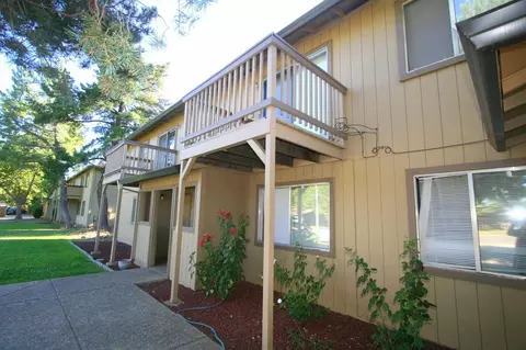 3016 Catalpa Ct, Redding, CA 96002 photo 2