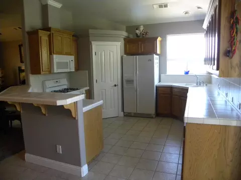 571 Fair Hill Dr, Redding, CA 96003 photo 3