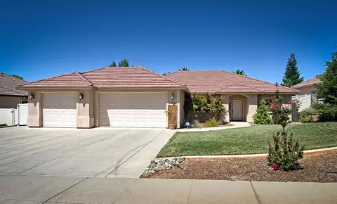 928 Albion Ave, Redding, CA 96003 photo 1