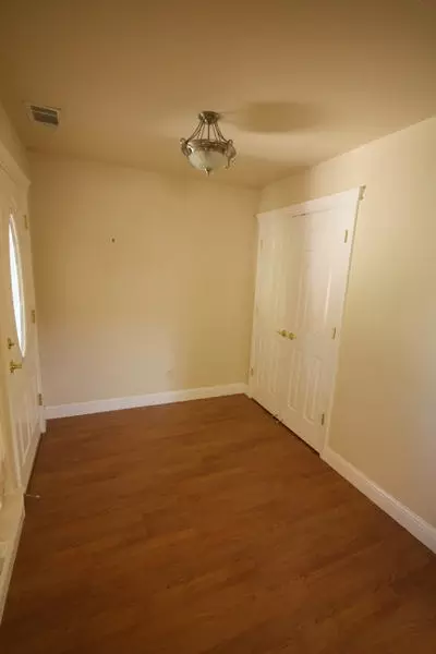 3740 Greenhaven Ln, Redding, CA 96001 photo 8