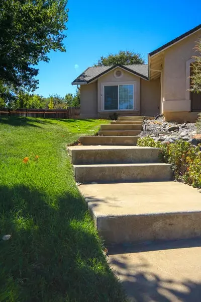 3740 Greenhaven Ln, Redding, CA 96001 photo 12
