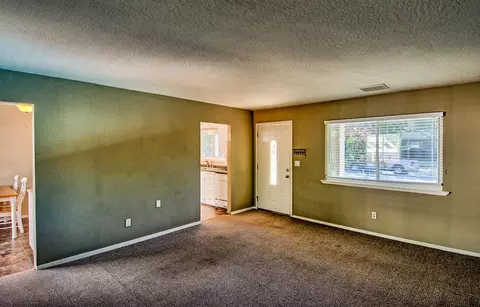 2245 Deerfield Ave, Redding, CA 96002 photo 4