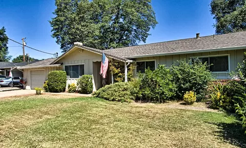 920 Camino Ct, Redding, CA 96002 photo 2