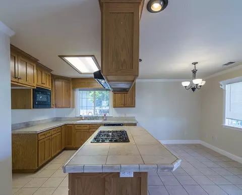 1793 Laurel Ave, Redding, CA 96001 photo 6