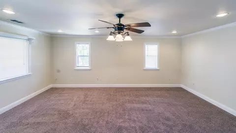 1793 Laurel Ave, Redding, CA 96001 photo 2