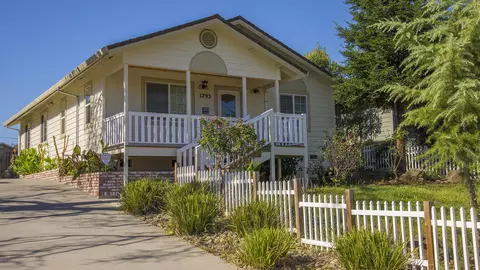 1793 Laurel Ave, Redding, CA 96001 photo 1