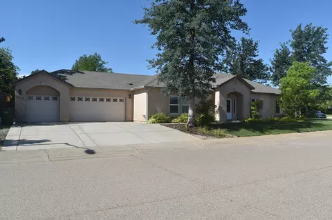 5857 Beaumont Dr, Redding, CA 96003 photo 1